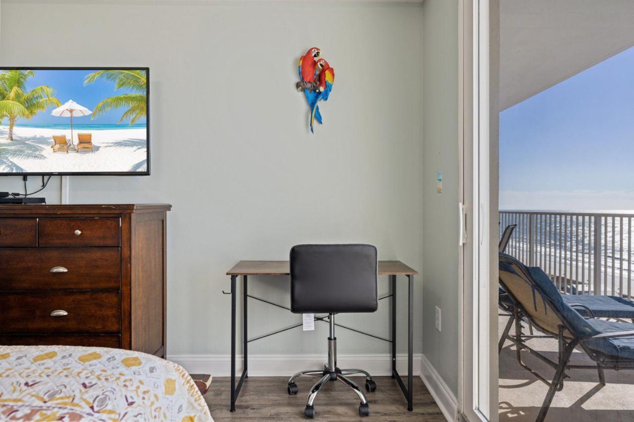Laketown Wharf! Sleeps 9 - Condo, Stunning Ocean Views! By Dolce Getaways Pcb Casa de Férias Panama City Beach
