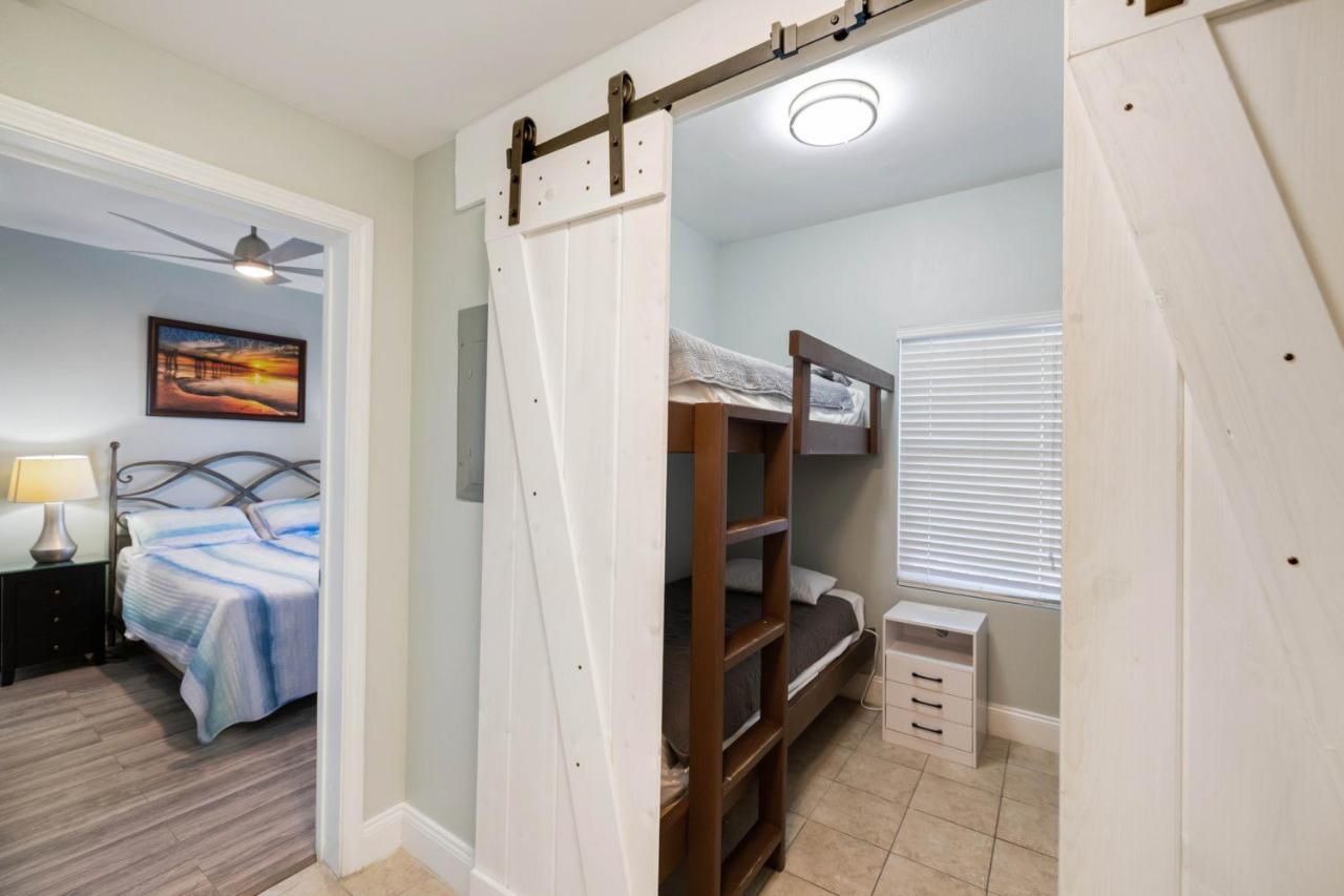 Laketown Wharf! Sleeps 9 - Condo, Stunning Ocean Views! By Dolce Getaways Pcb Casa de Férias