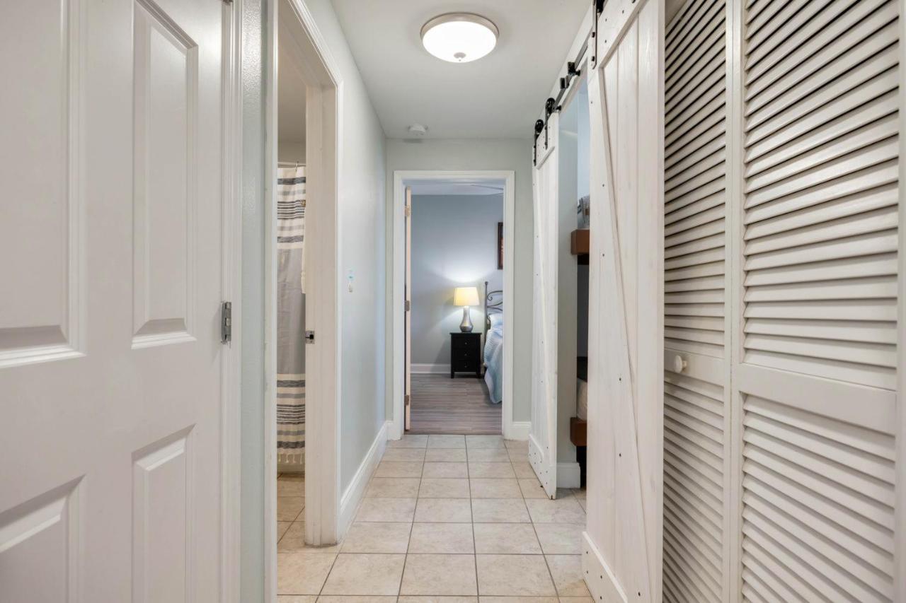 Laketown Wharf! Sleeps 9 - Condo, Stunning Ocean Views! By Dolce Getaways Pcb